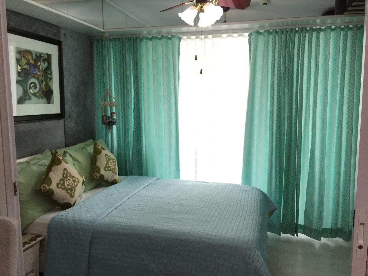 Azure Urban Resort Res. Paranaque City Eksteriør bilde